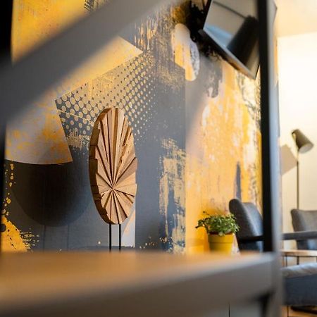 Ardenne Bnb Gite Urbain Avec Terrasse 마르쉐앵파멩느 외부 사진