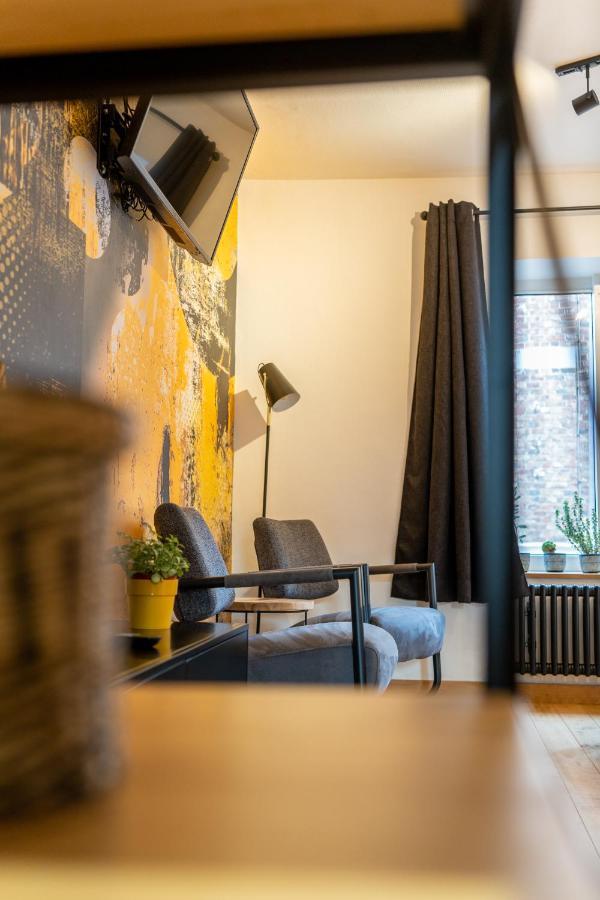 Ardenne Bnb Gite Urbain Avec Terrasse 마르쉐앵파멩느 외부 사진