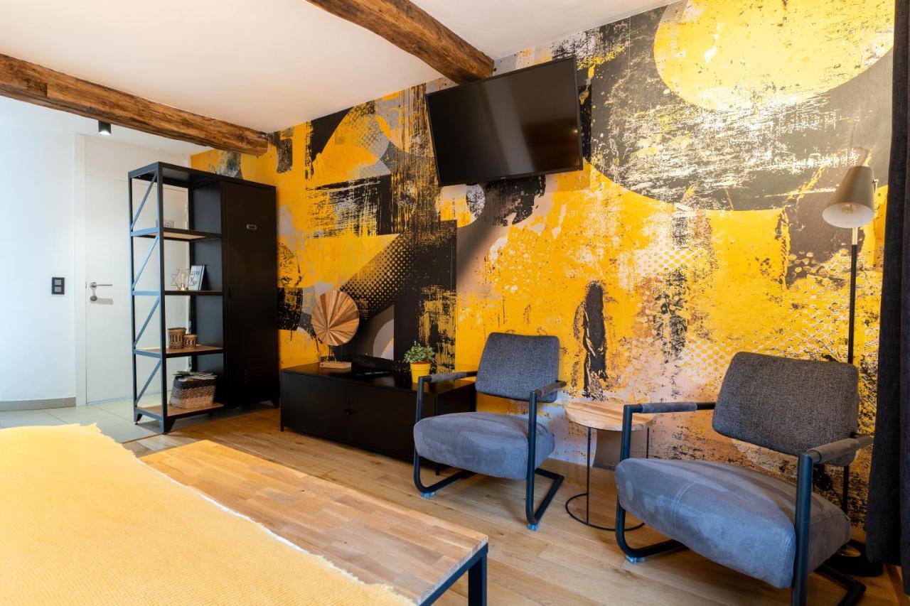Ardenne Bnb Gite Urbain Avec Terrasse 마르쉐앵파멩느 외부 사진