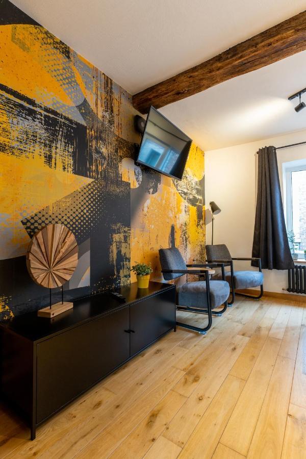 Ardenne Bnb Gite Urbain Avec Terrasse 마르쉐앵파멩느 외부 사진
