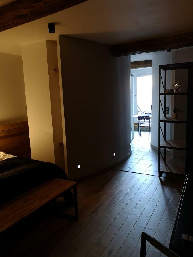 Ardenne Bnb Gite Urbain Avec Terrasse 마르쉐앵파멩느 외부 사진